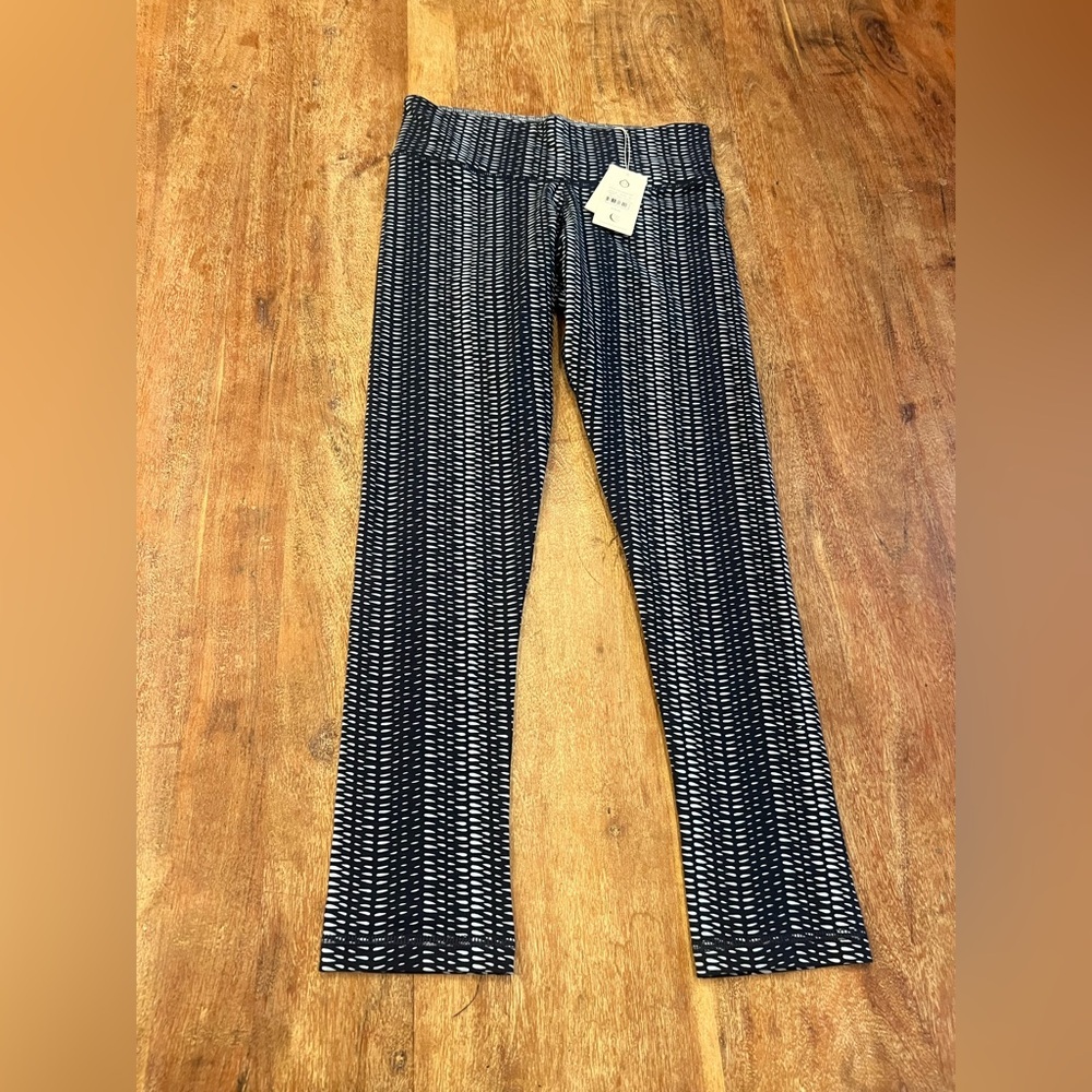 NWT Tasc Women’s Bamboo Nola 7/8 Leggings Navy Zen Blue Raindrop Size XS